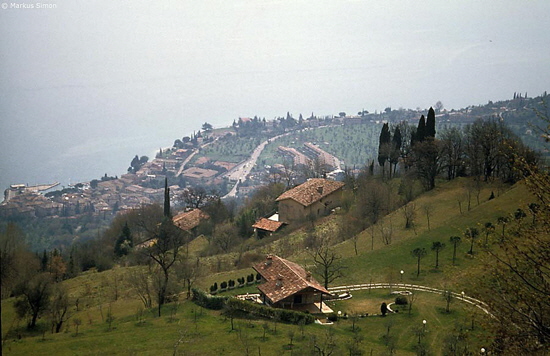 �1988-04 02