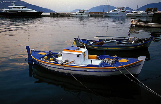 kefalonia hafen fischerboote